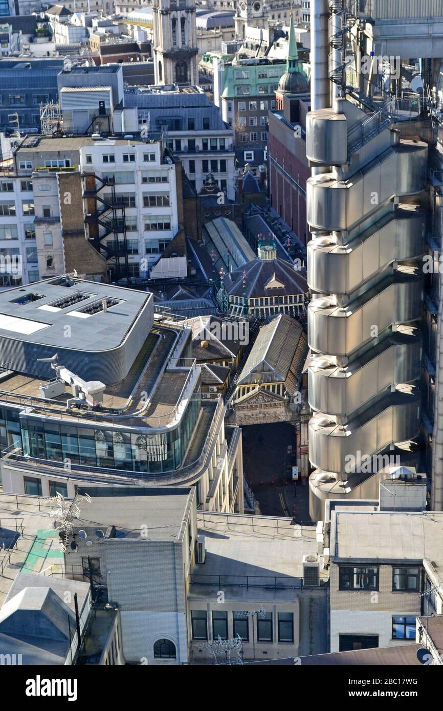 Blick auf den Leadenhall-Markt auf hoher Ebene. Lloyds of London und andere Geschäftsgebäude im Finanzzentrum der City, London Stockfoto