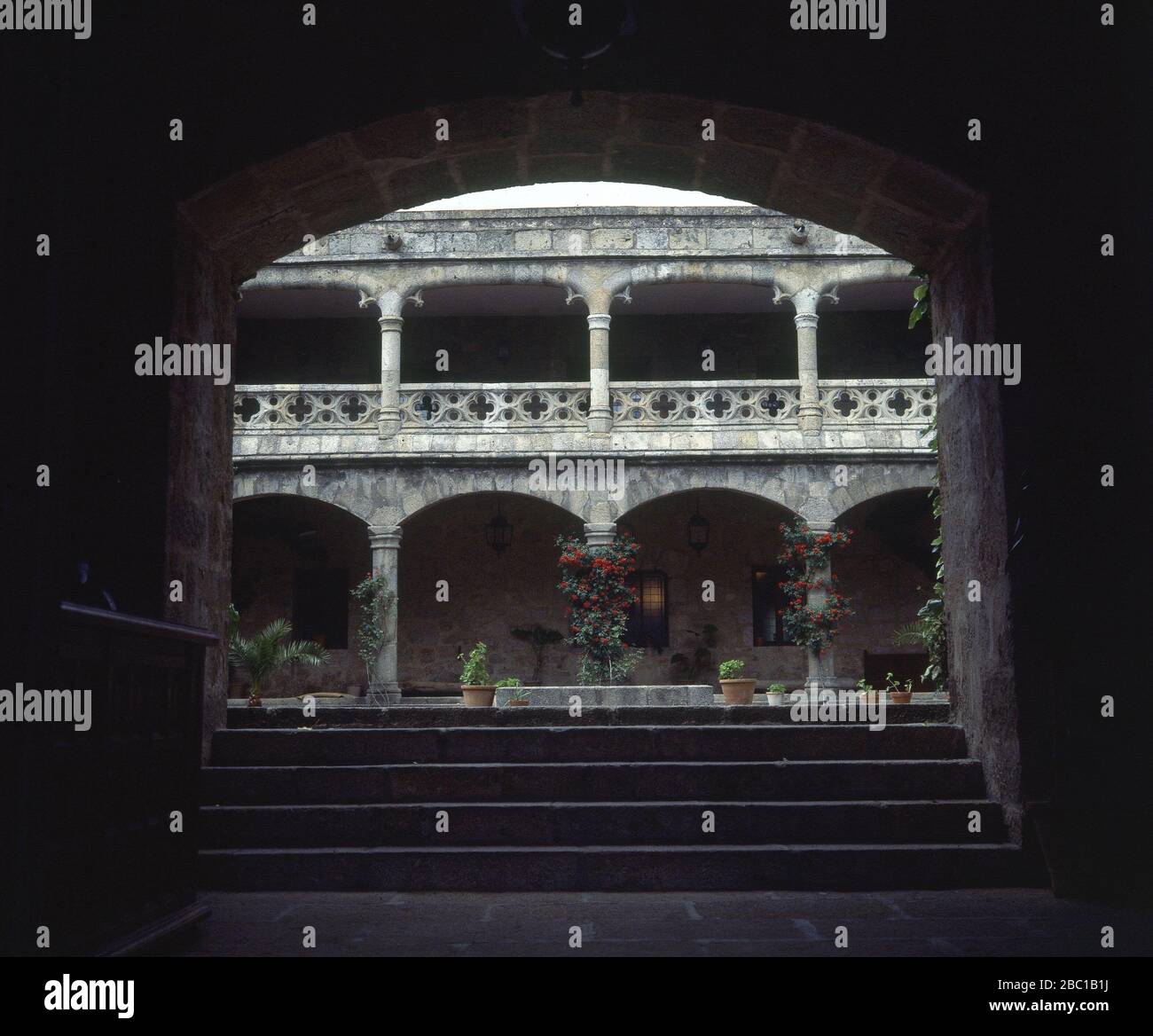 ENTRADA AL PATIO. ORT: PALACIO CASTILLO DE LOS CONDES DE OROPESA. Jarandilla de la Vera. CACERES. SPANIEN. Stockfoto
