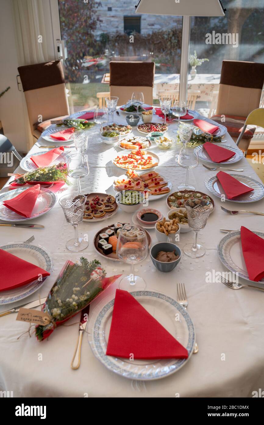 Spanien, Vorspeisen liegen auf Set Weihnachtstisch Stockfoto