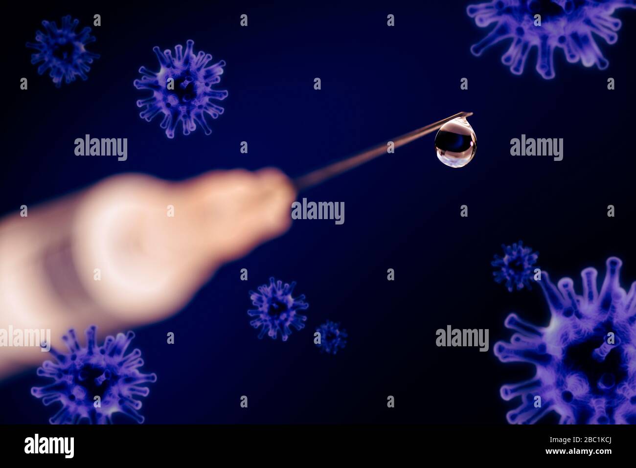 Coronavirus mit Spritze und Kanüle mit Tropfen Stockfoto