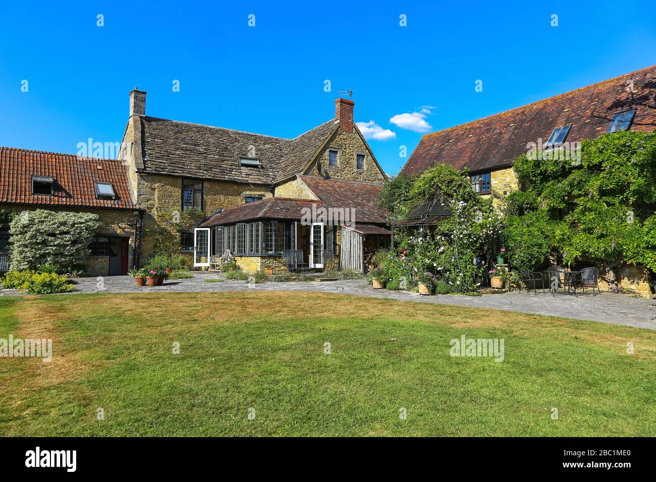 Cole Manor, ein englisches Landhaus, das einst ein Café im Freien war, Cole, Somerset, England, Großbritannien Stockfoto