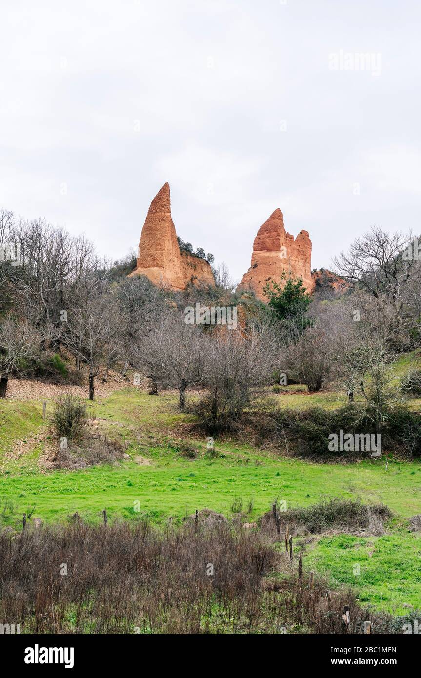 Blick auf Mina de Oro Romana, ehemalige Goldmine, Las Medulas, Kastilien und Leon, Spanien Stockfoto