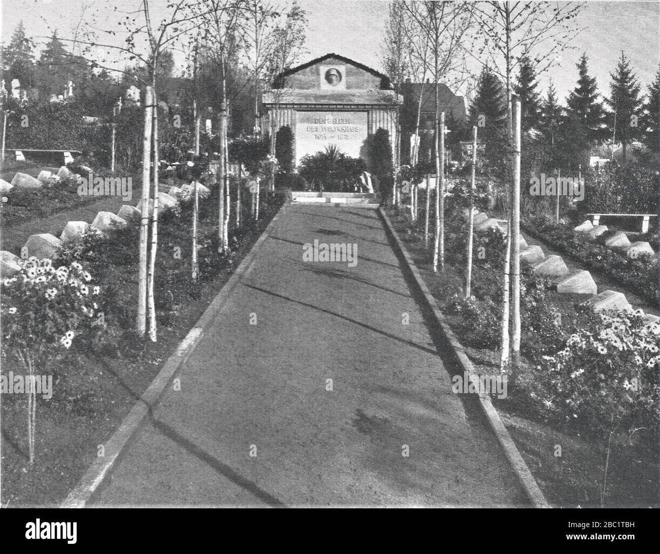 Gräberfeld der Tübinger Daten des 1. Weltkriegs auf dem Stadtfriedhof ca. 1921 (TGV051). Stockfoto