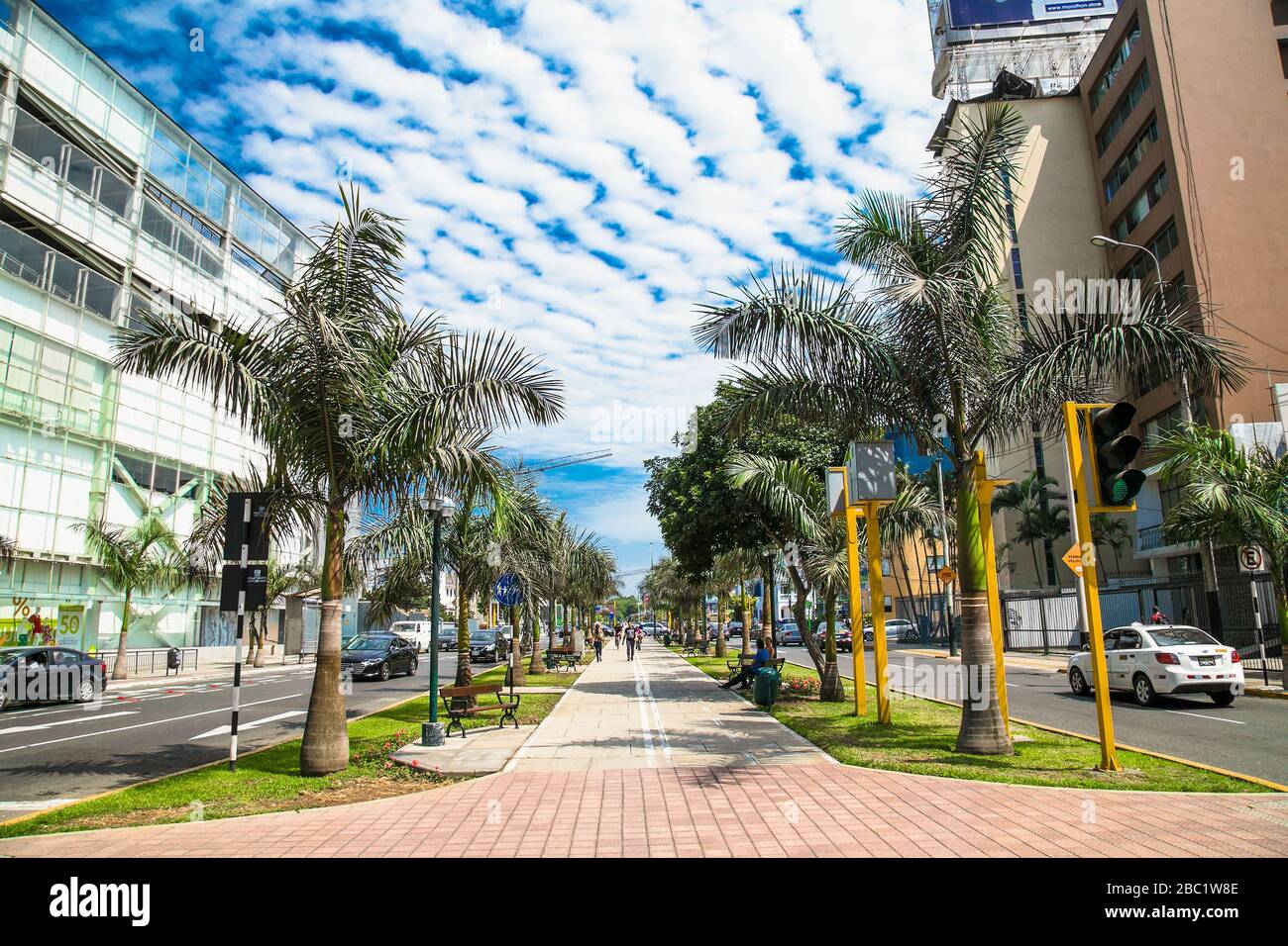 lima, Peru-11. Januar 2019: Blick vom öffentlichen Park im Miraflores Viertel. Lima, Peru. Stockfoto