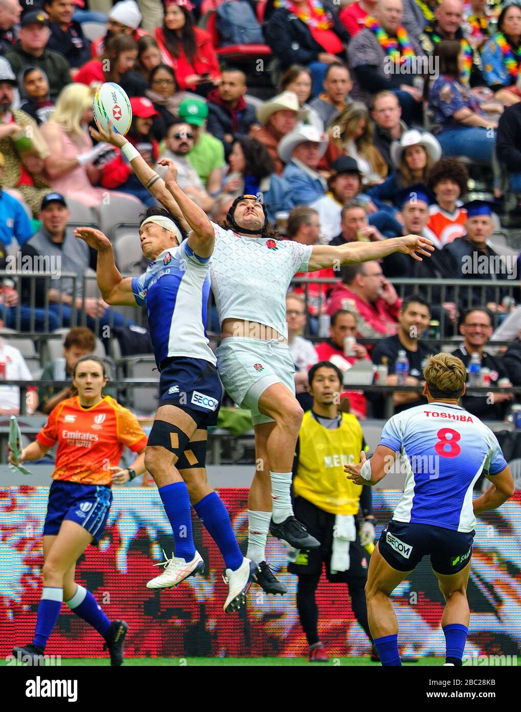 Vancouver, Kanada. März 2020. Mike Ellery #2 von England und Yusaku Kuwazuru #3 von Japan Jump für den Ball im Spiel #11 während des Tages 1 - 2020 HSBC Stockfoto