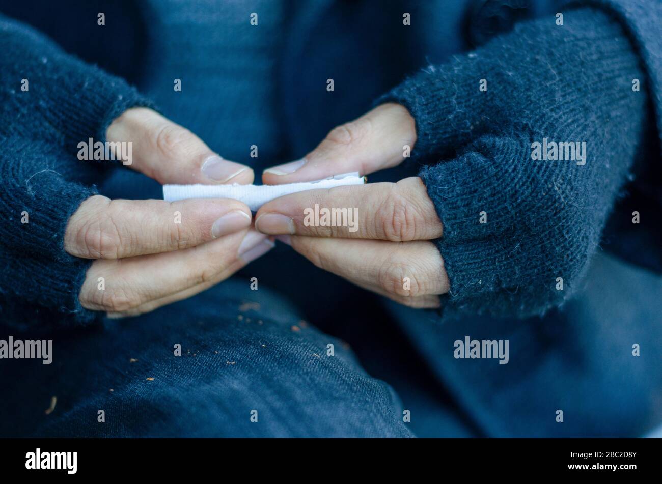 Zigarettenpapier Rollen, Zigarette Machen Stockfoto