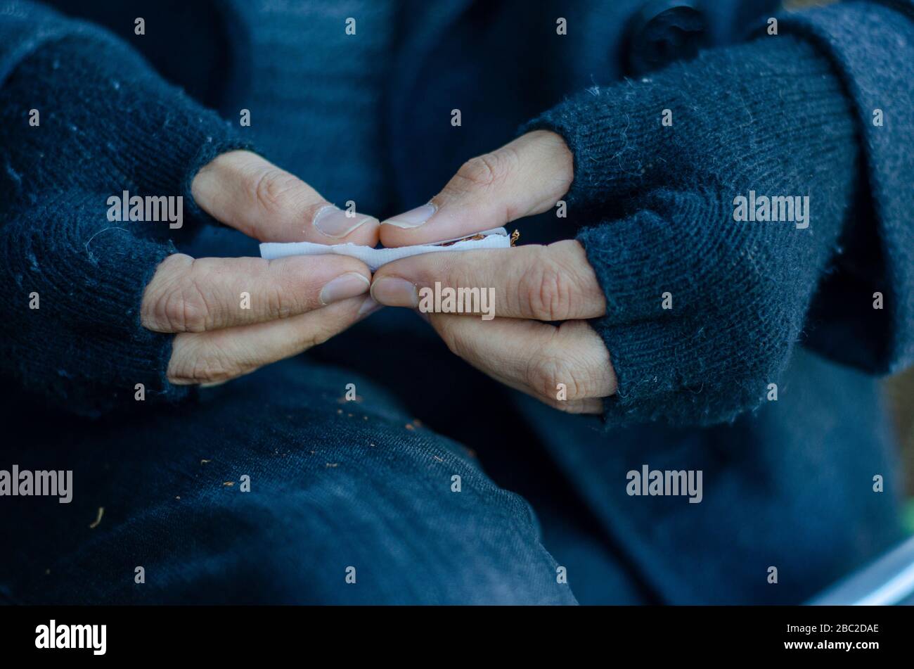 Zigarettenpapier Rollen, Zigarette Machen Stockfoto