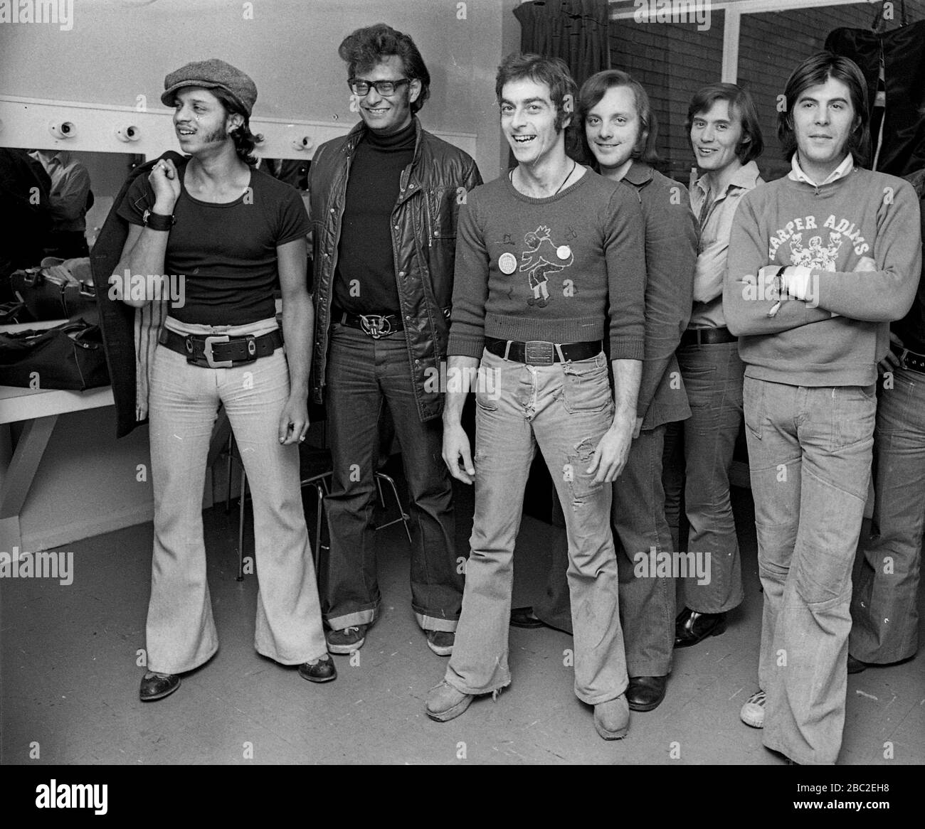 Herren Mode Britain 1970er-Jahre-Flares-Bellbottoms Stockfoto