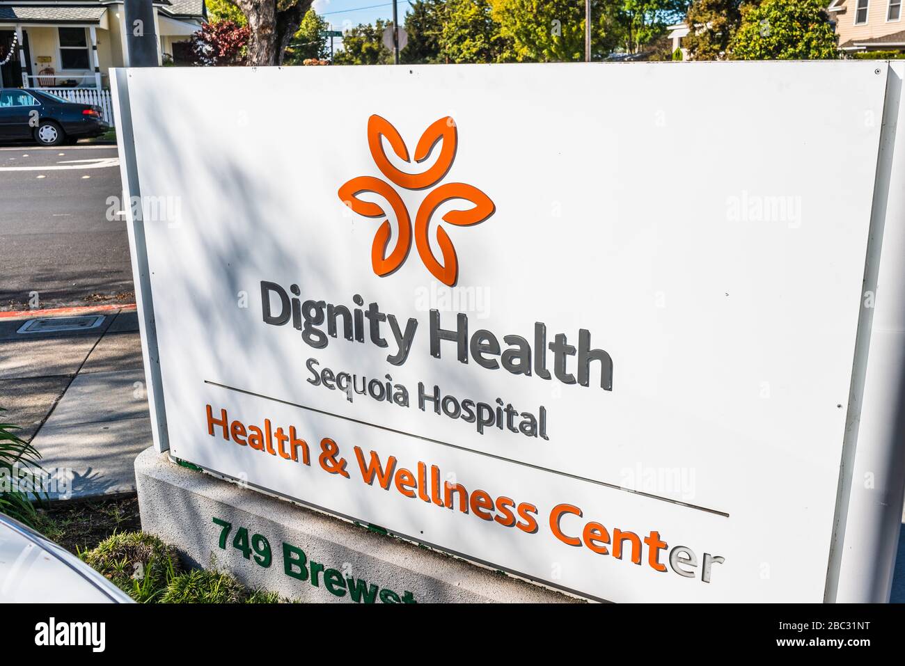 März 2020 Redwood City/CA/USA - Dignity Health Sequoia Hospital Logo; Dignity Health ist ein gemeinnütziges, kalifornisches gemeinnütziges Corpor Stockfoto
