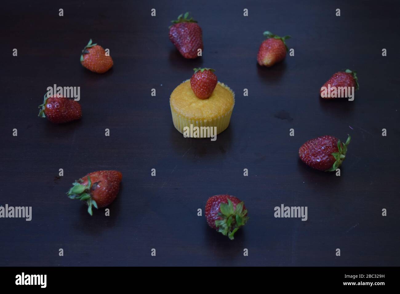 Strawberry Fruit Cartoon Illustration Stockfotos Und Bilder Kaufen Seite 2 Alamy