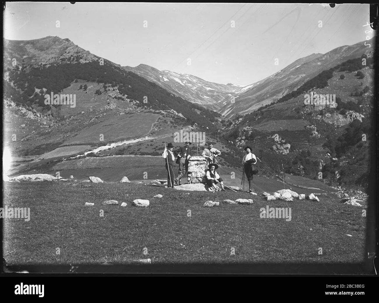 Grup d'Homes al massís del Canigó. Stockfoto