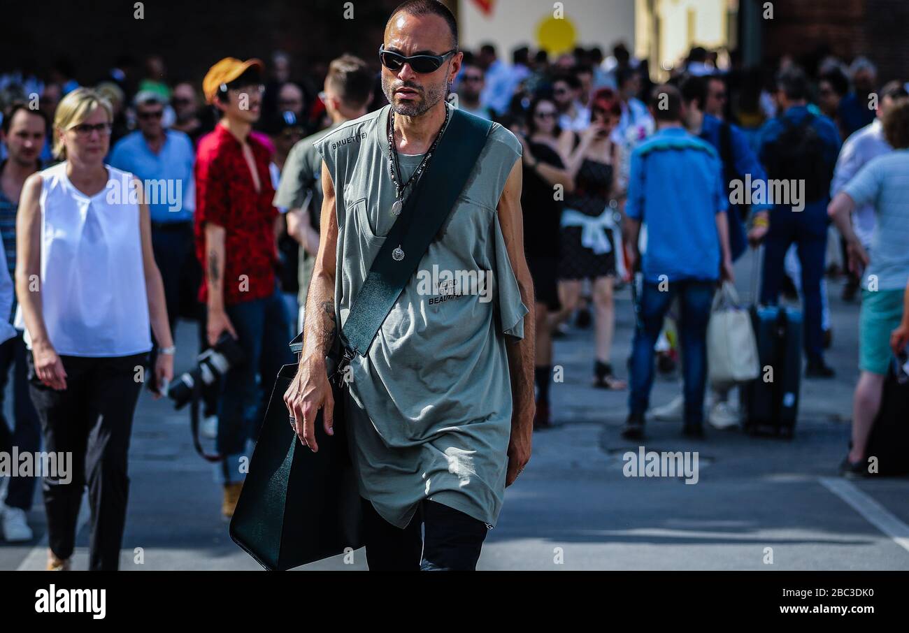 FLORENZ, Italien- 11. Juni 2019: Luca Imbimbo auf der Straße während der Pitti 96. Stockfoto
