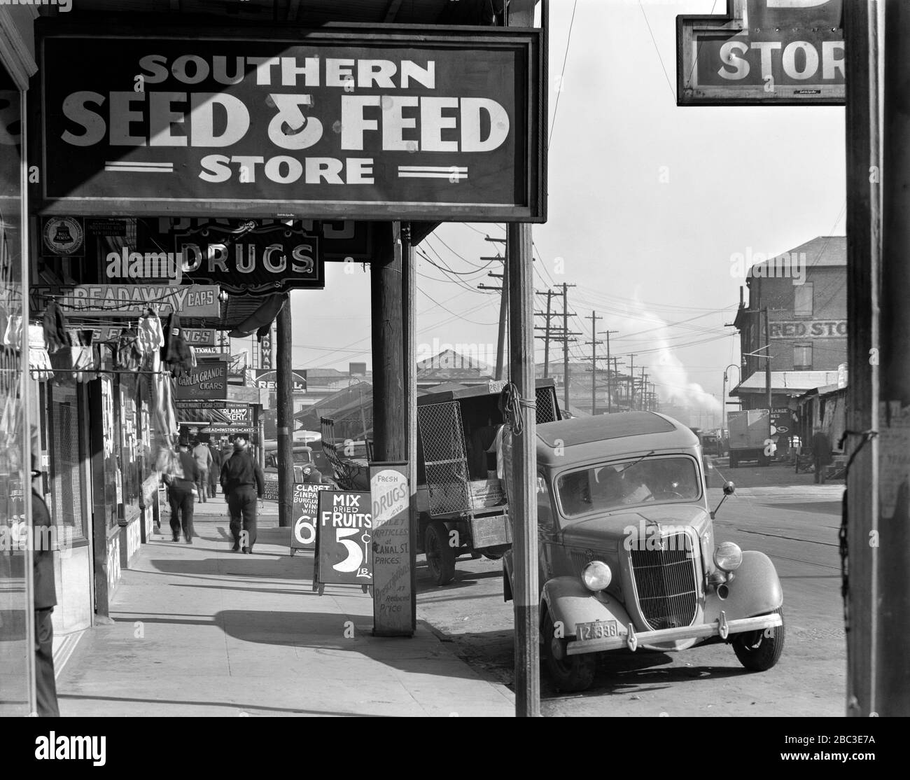 Waterfront und French Market Street Scene, New Orleans, Louisiana, USA, Walker Evans, Dezember 1935 Stockfoto