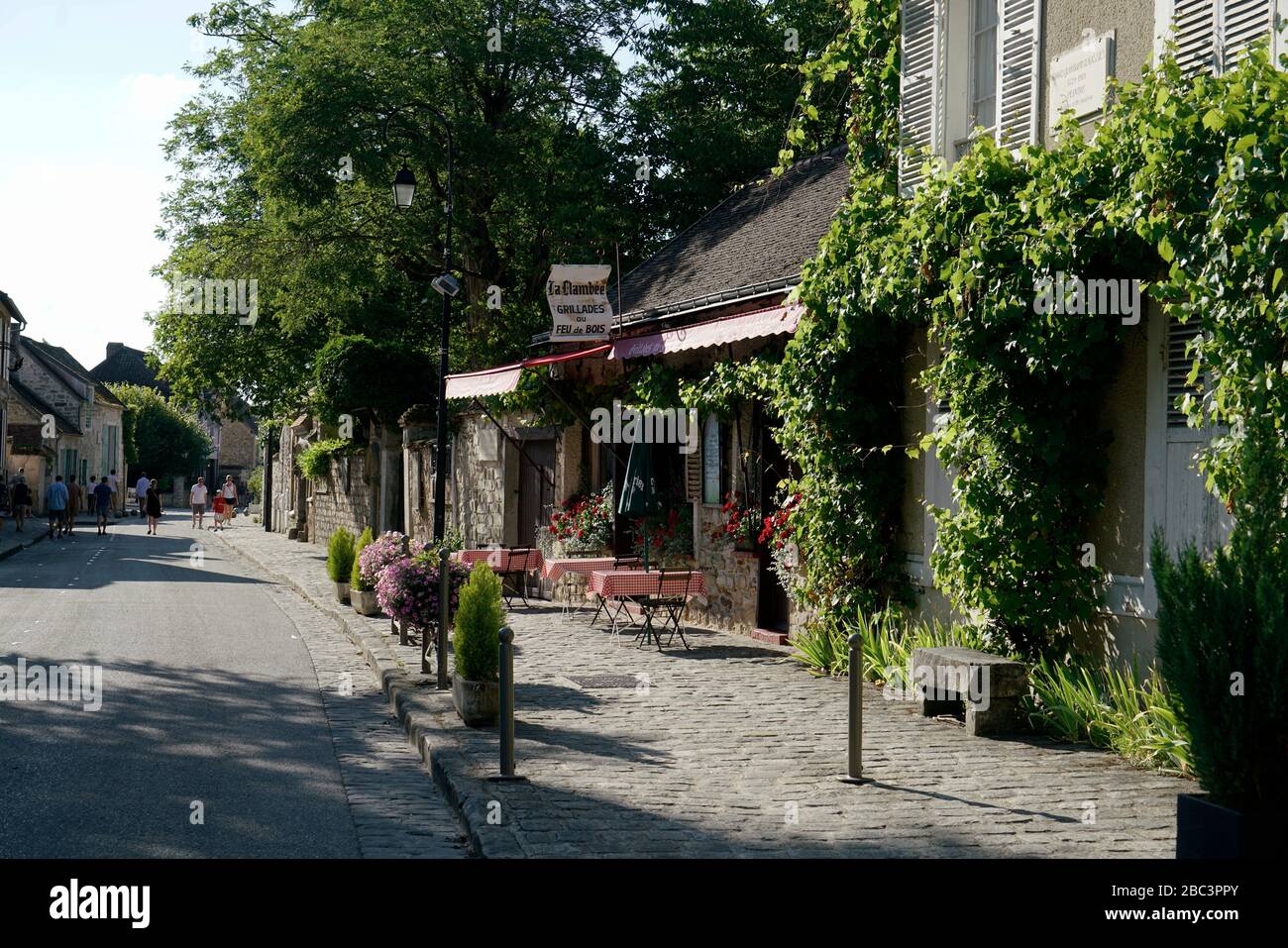 Straßenansicht des Malerdorfes Barbizon.Barbizon.seine-et-Marne.France Stockfoto