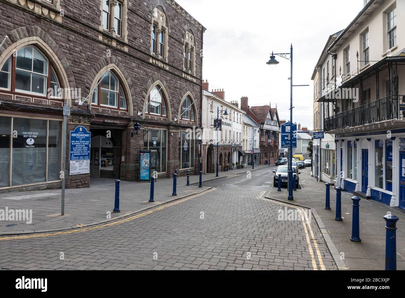 Leere Straßen in Abergavenny beim Ausbruch des Coronavirus, Wales, Großbritannien Stockfoto