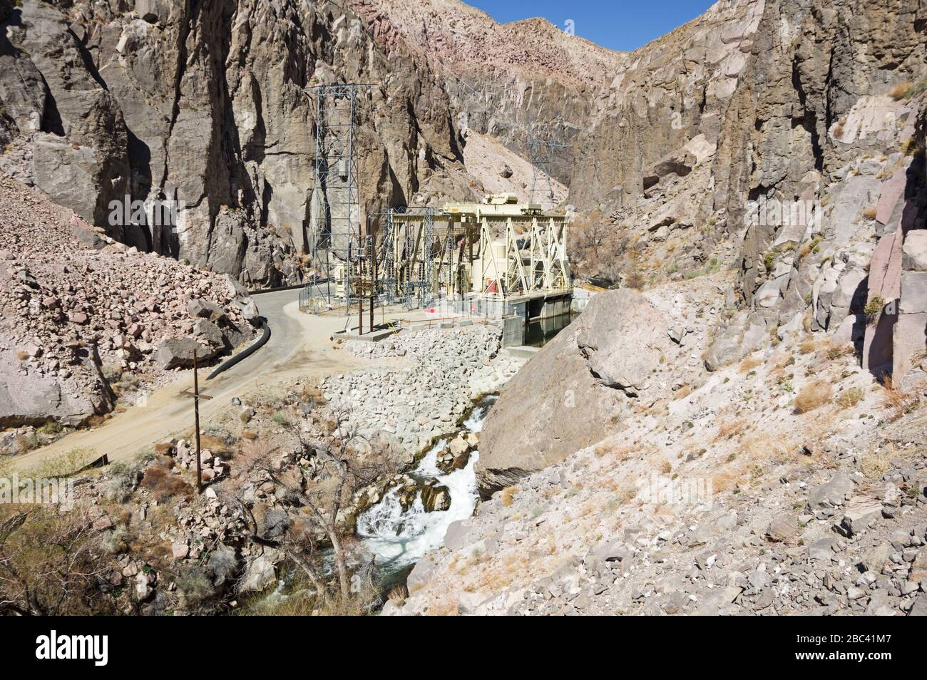 Wasserkraftwerk Owens River Middle Gorge Stockfoto