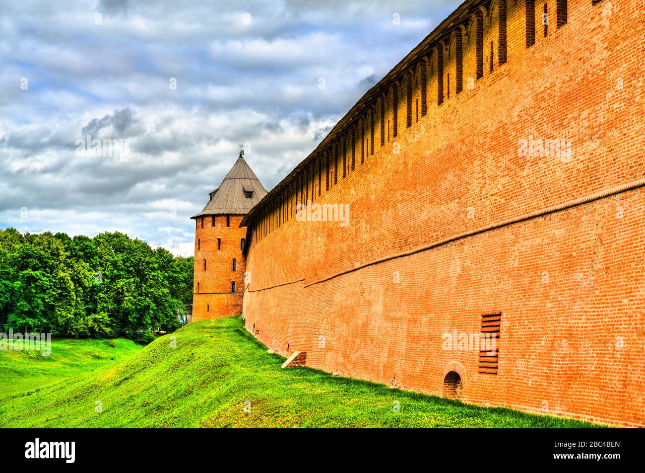 Kremlmauern von Nowgoroder Detinetten in Veliky Nowgorod, Russland Stockfoto