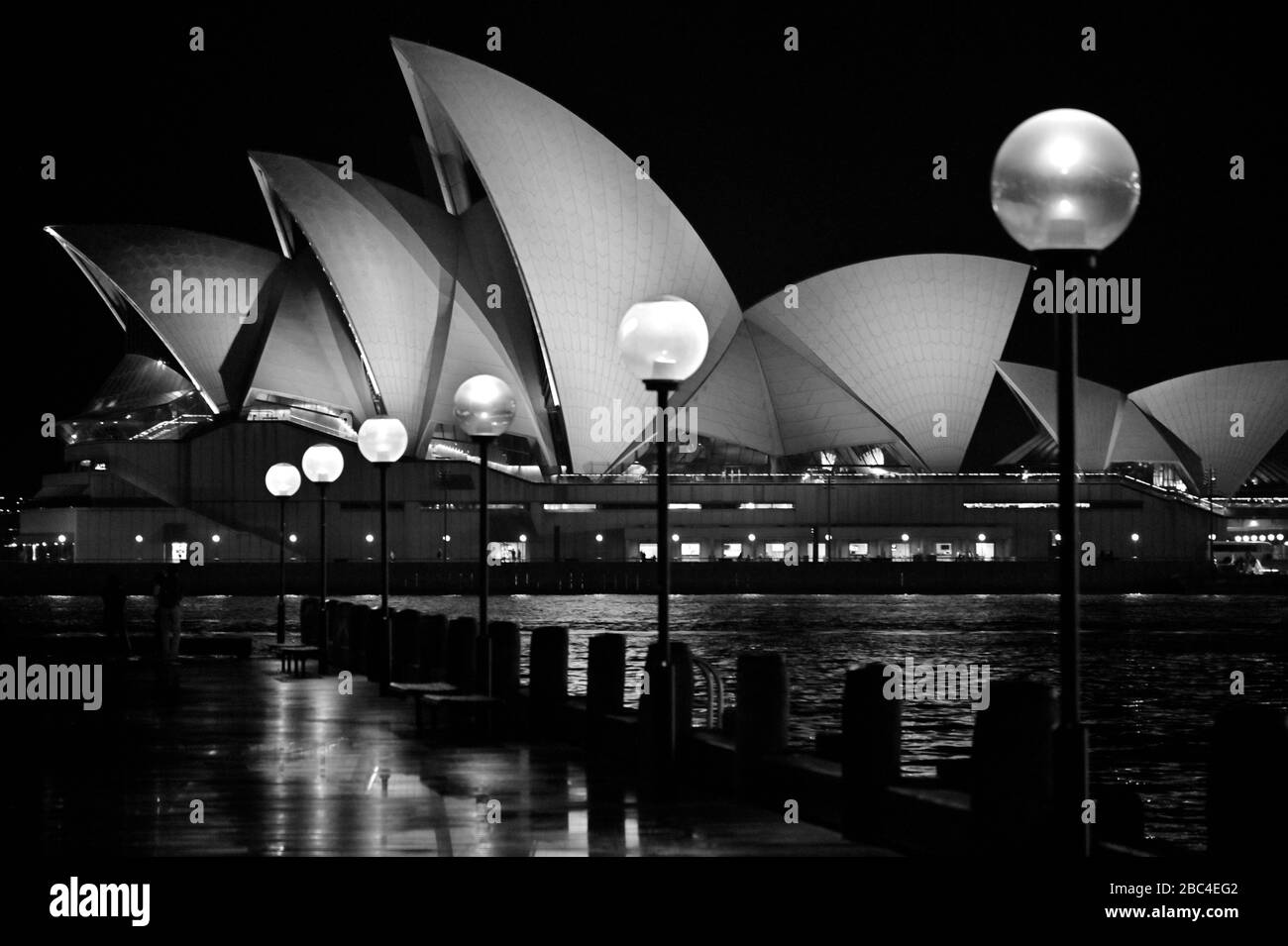 Das berühmte Opernhaus von The Rocks aus gesehen, Sydney Harbour AU Stockfoto