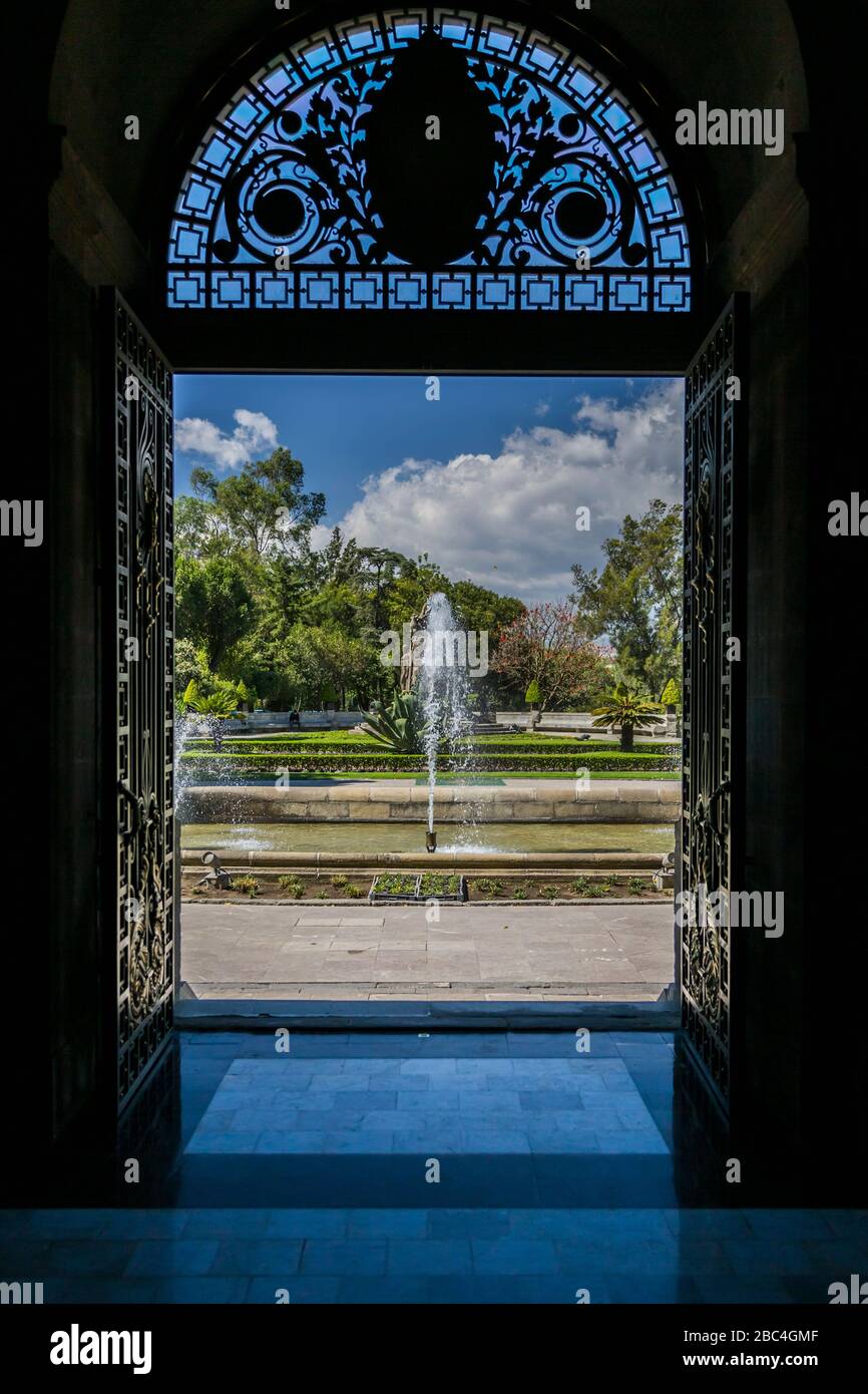 Das Schloss Chapultepec in Mexiko-Stadt war einst die Heimat von Kaiser Maximilian I. und mexikanischen Präsidenten. Es ist heute das Landesmuseum für Geschichte. Stockfoto