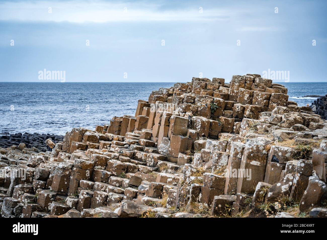 Basaltsteinsäulen Naturformationen am Giant's Causeway, Nordirland Stockfoto
