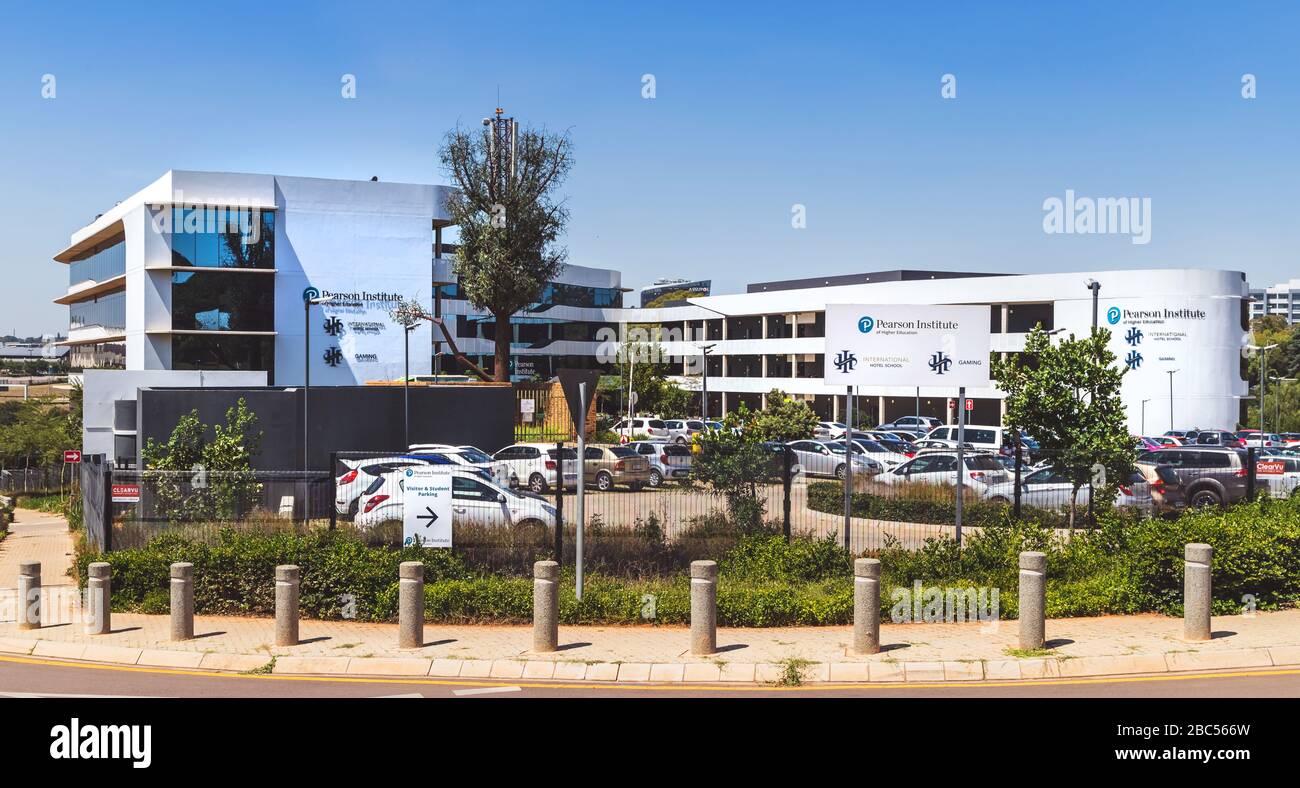 Johannesburg, Südafrika, 15. März bis 2020: Außenansicht akademischer Gebäude. Stockfoto