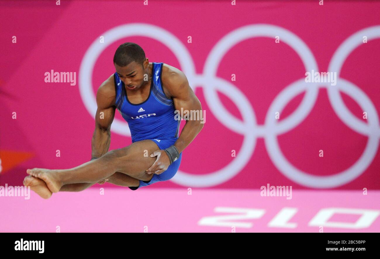 John Orozco aus den USA tritt während der Qualifikation der Kunstturniermannschaft in der North Greenwich Arena, London, am Tag einer der Olympischen Spiele 2012 in London auf. Stockfoto