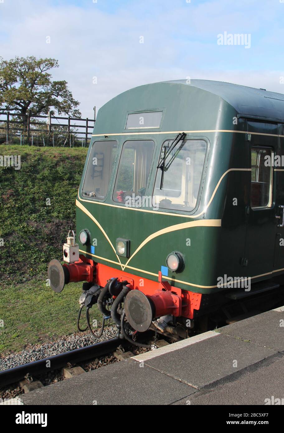 Die Front einer Vintage Diesel Eisenbahnwaggon. Stockfoto