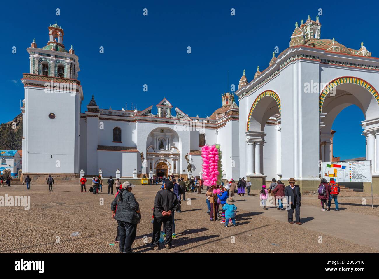 Basilica Nuestra Señora de Copacabana, Copacabana, Titicaca-See, Anden, Departamento La Paz, Bolivien, Lateinamerika Stockfoto