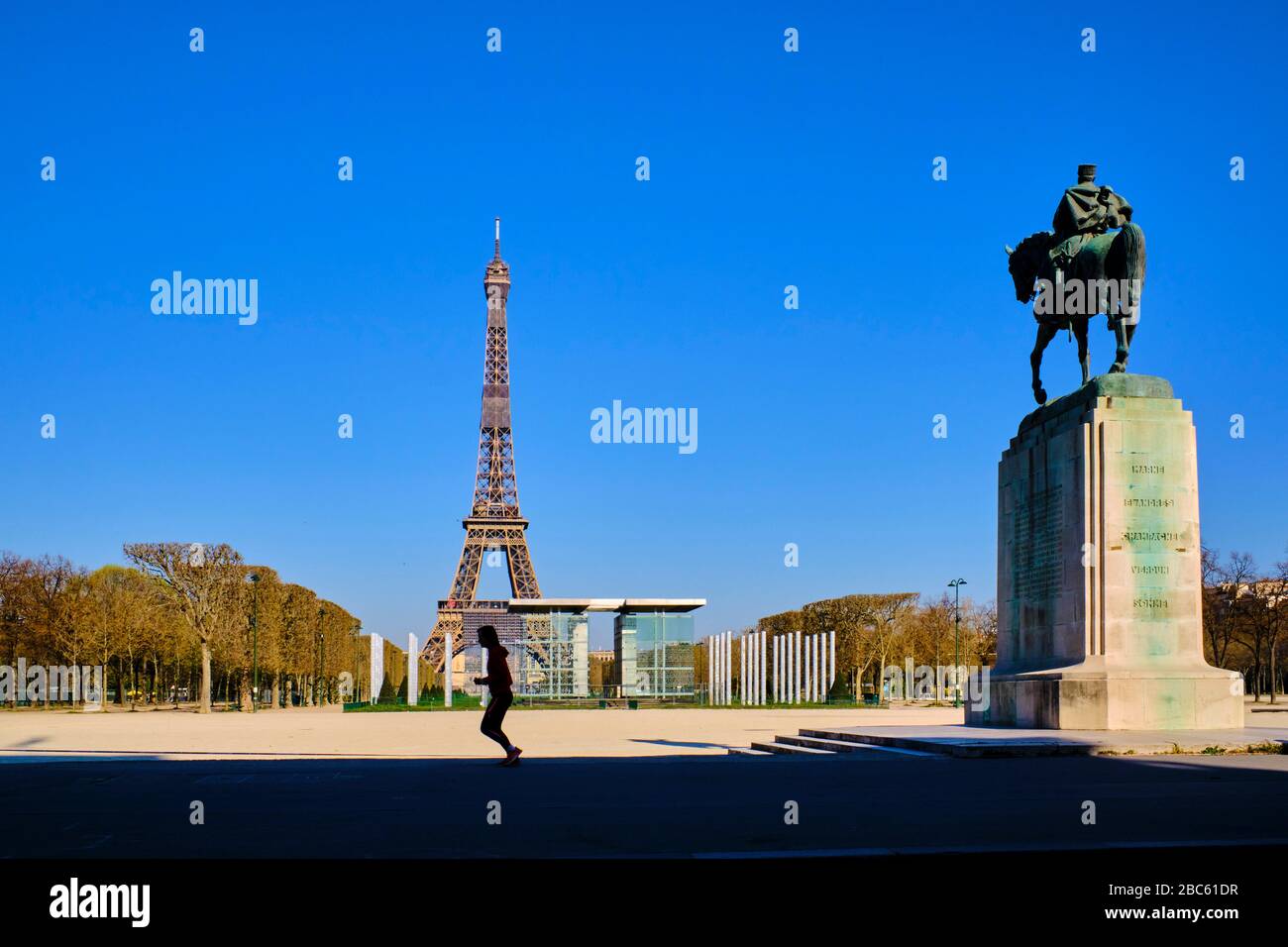 Frankreich, Paris, Eiffelturm während der Eindämmung von Covid 19 Stockfoto