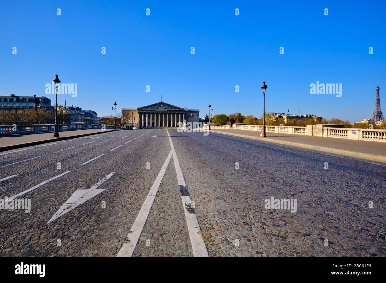 Frankreich, Paris, das Palais Bourbon, Sitz der Nationalversammlung während der Einschließung von Covid 19 Stockfoto