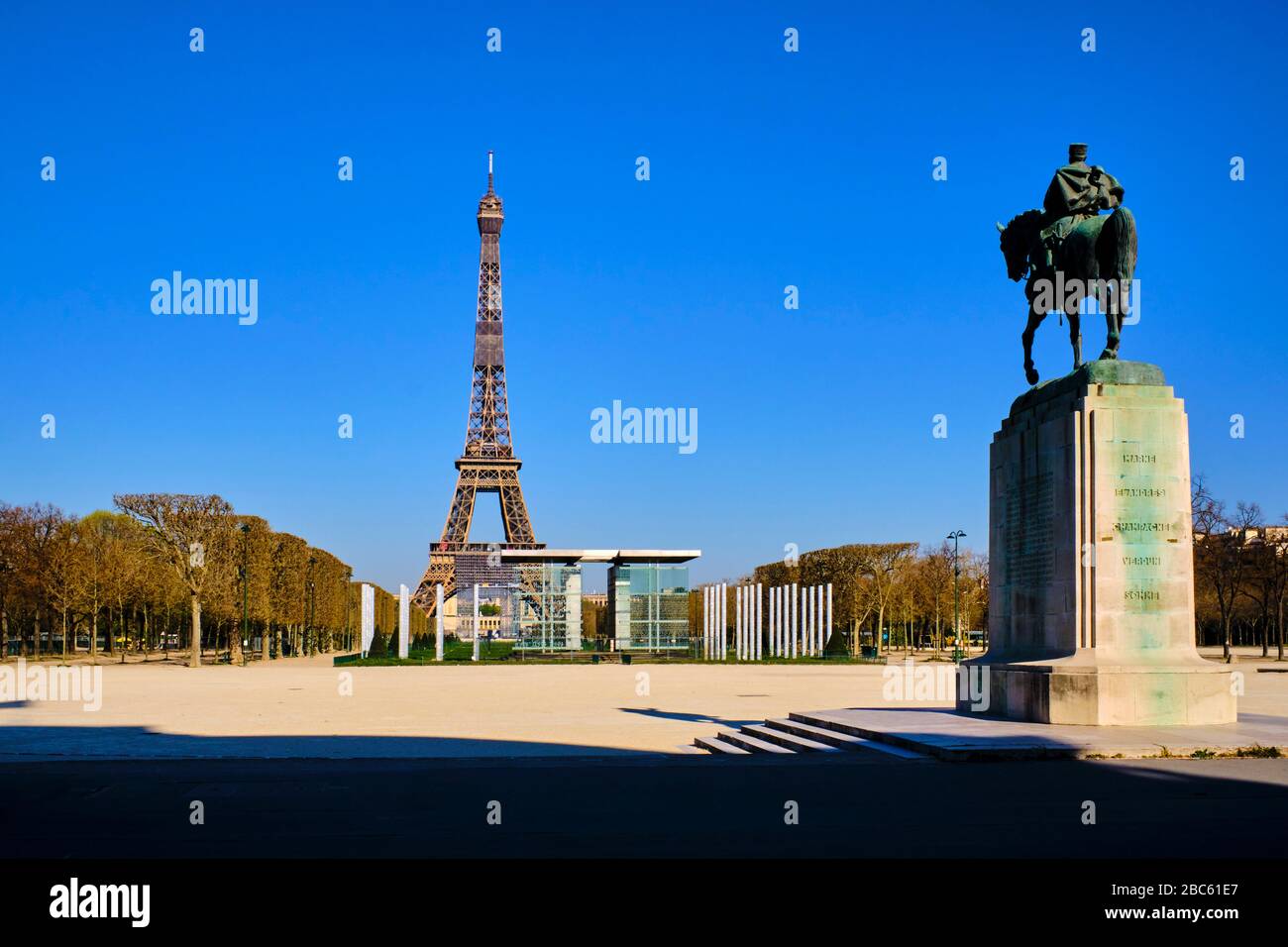 Frankreich, Paris, Eiffelturm während der Eindämmung von Covid 19 Stockfoto