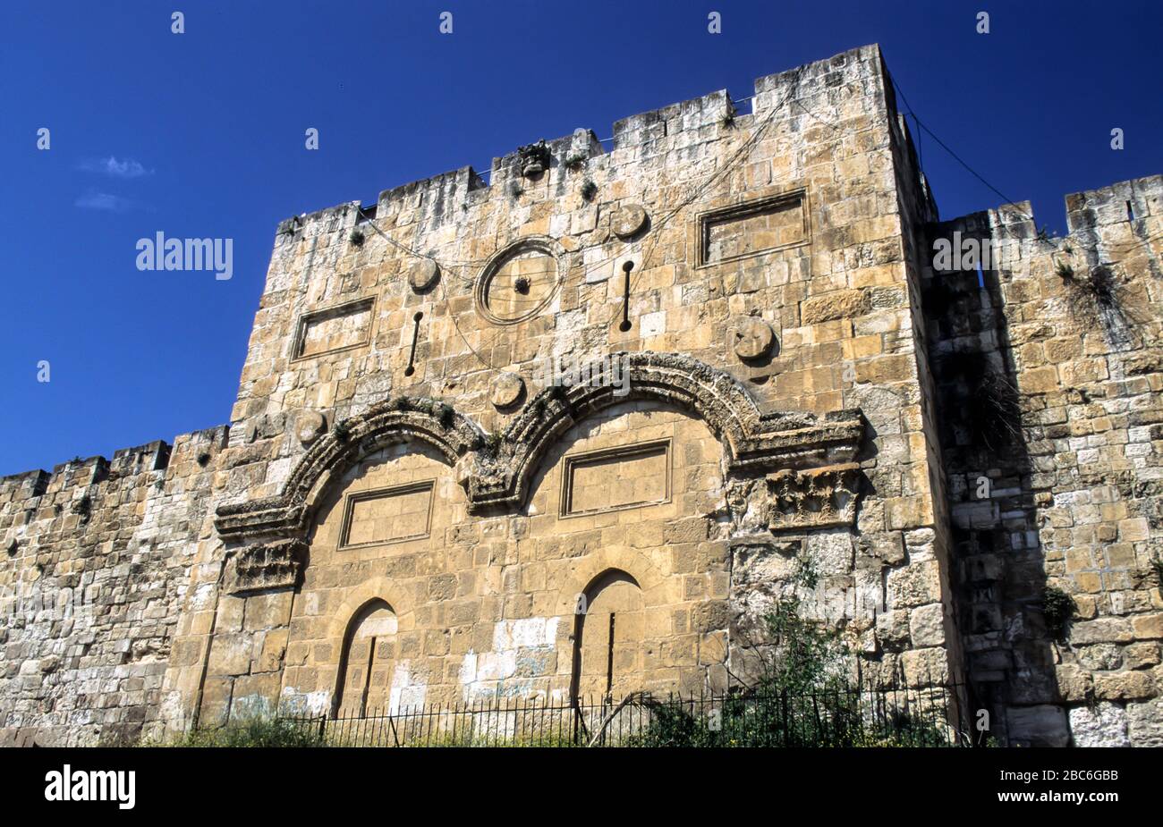 Jerusalem, Altstadt, das Goldene Tor (Osttor) führt zum Tempelberg, den es seit dem Mittelalter vermauert hat. Stockfoto