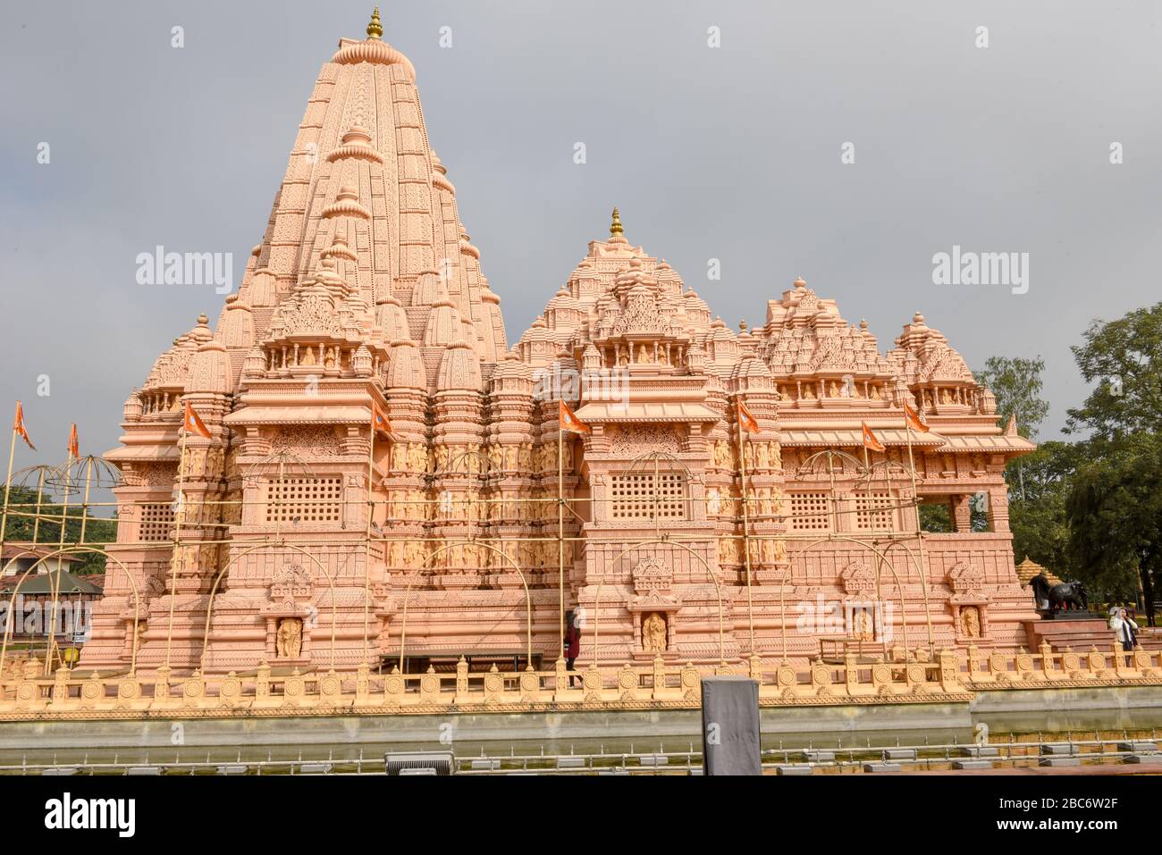 Sauraha, Nepal - 20. Januar 2020: Hindu-Tempel von Shashwat Dham bei Sauraha in Nepal Stockfoto