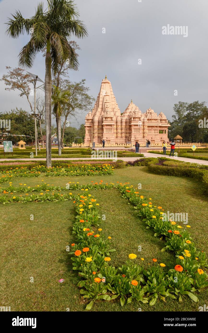 Sauraha, Nepal - 20. Januar 2020: Hindu-Tempel von Shashwat Dham bei Sauraha in Nepal Stockfoto