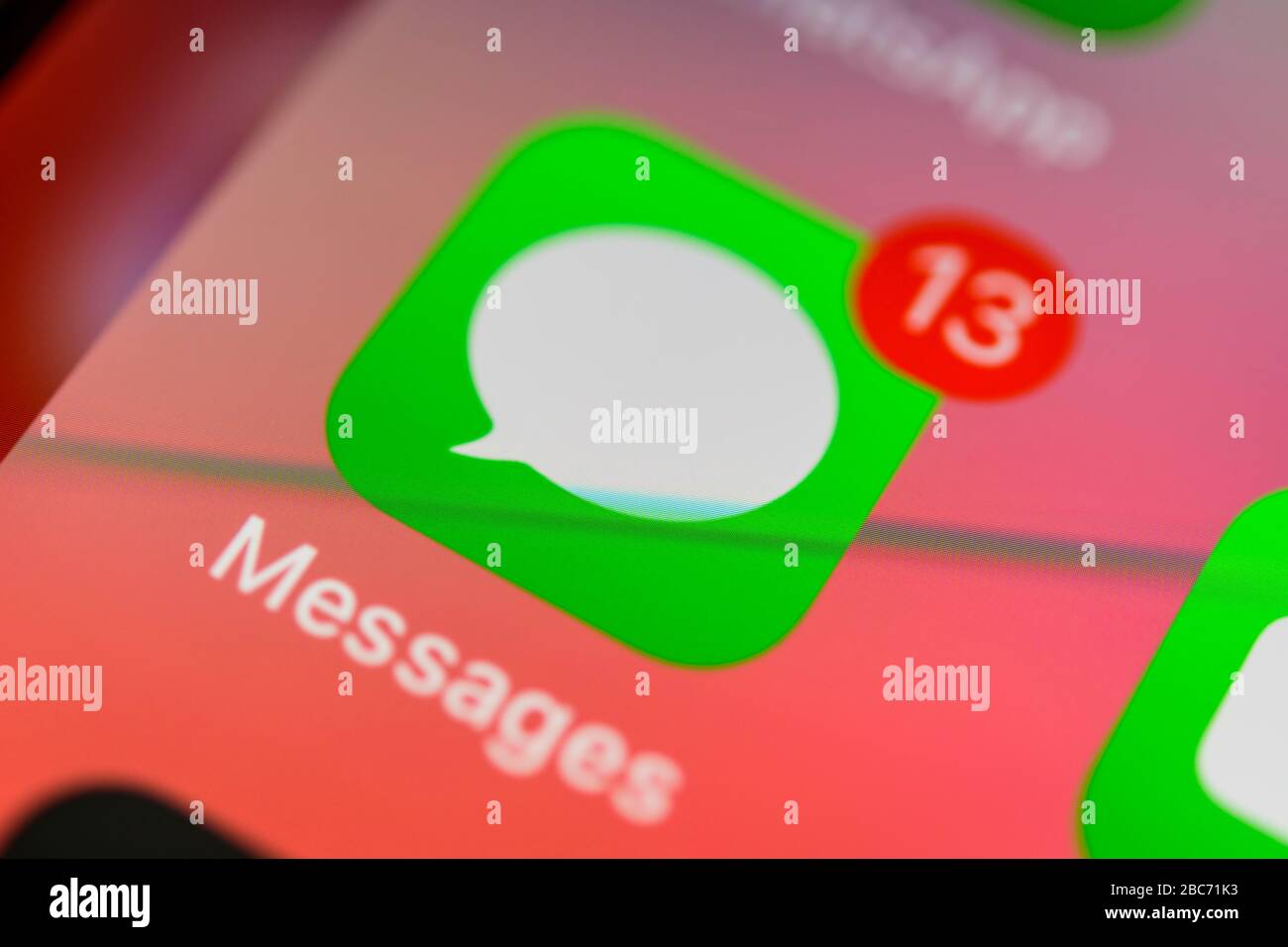 Nachrichten, Messenger-Dienst, App-Icon, iOS, Anzeige auf dem Display des Mobiltelefons, Smartphones, Details, Format Füllung Stockfoto