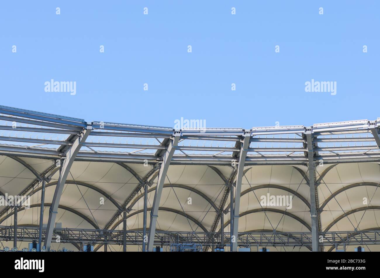 Kabeldach im Stadion. Stahlbau in der Arena. Stockfoto