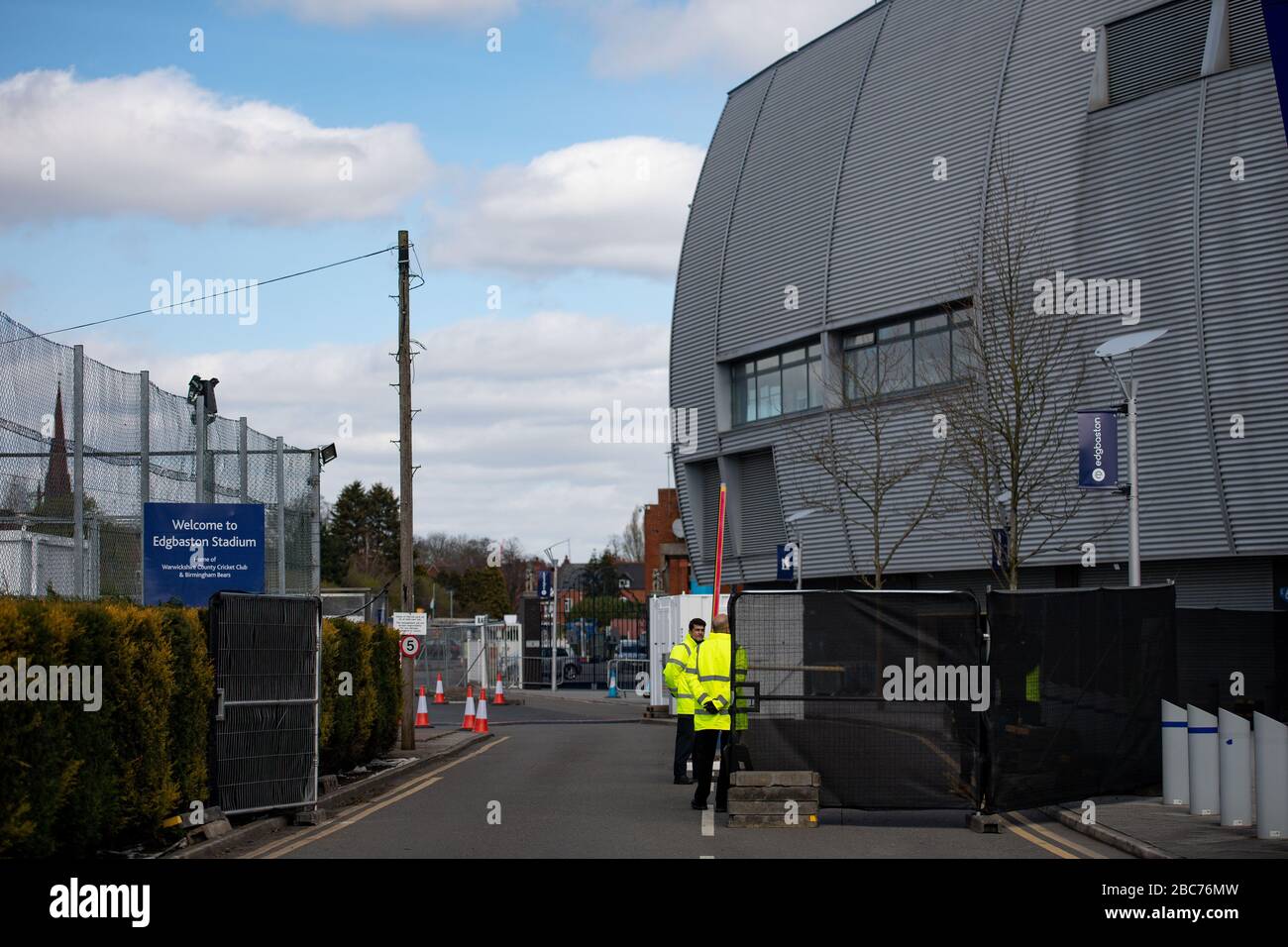Ein neues Covid-19-Testzentrum für NHS-Mitarbeiter im Edgbaston Cricket Ground in Birmingham. Warwickshire CCC bestätigte am Freitag, dass der Veranstaltungsort in den nächsten Tagen in Betrieb gehen wird. Stockfoto