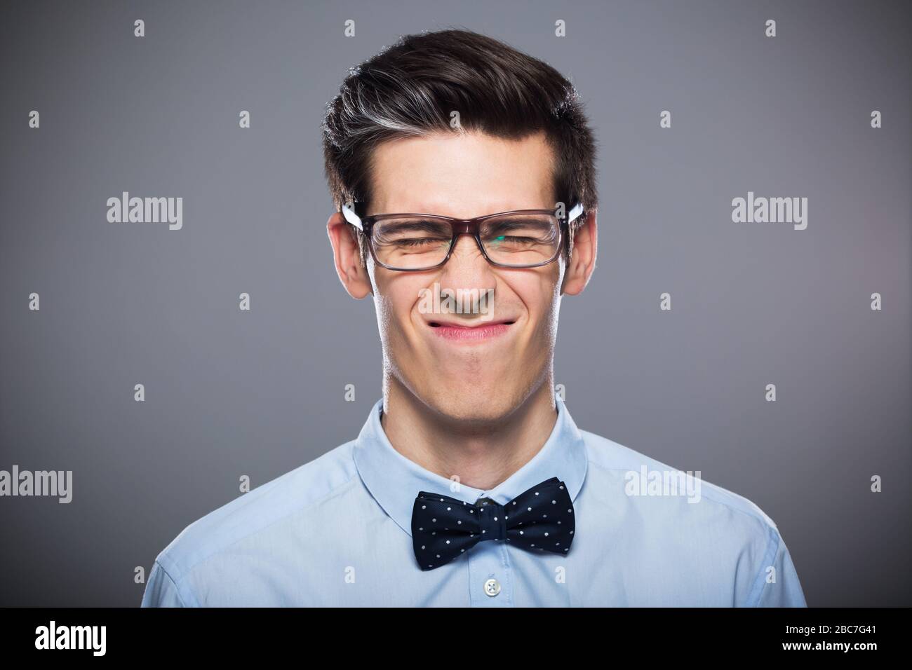 Mann, Grimassen Stockfoto