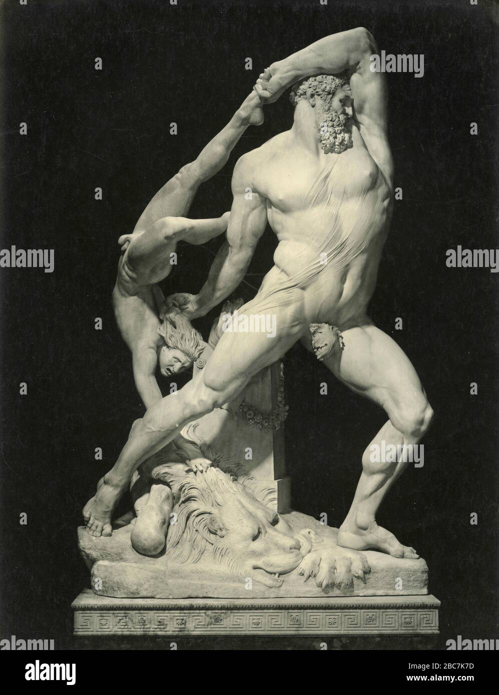 Herkules und Lichas, Marmorskulptur des italienischen Künstlers Antonio Canova, Nationalgalerie für moderne Kunst, Rom, Italien der 1920er Jahre Stockfoto