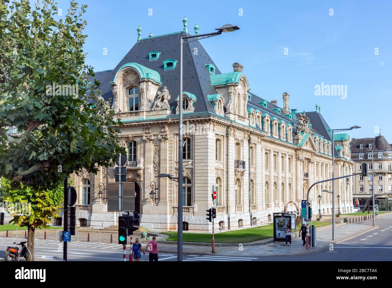 Finanzbank in historischem Gebäude in der Innenstadt von Luxemburg Stockfoto