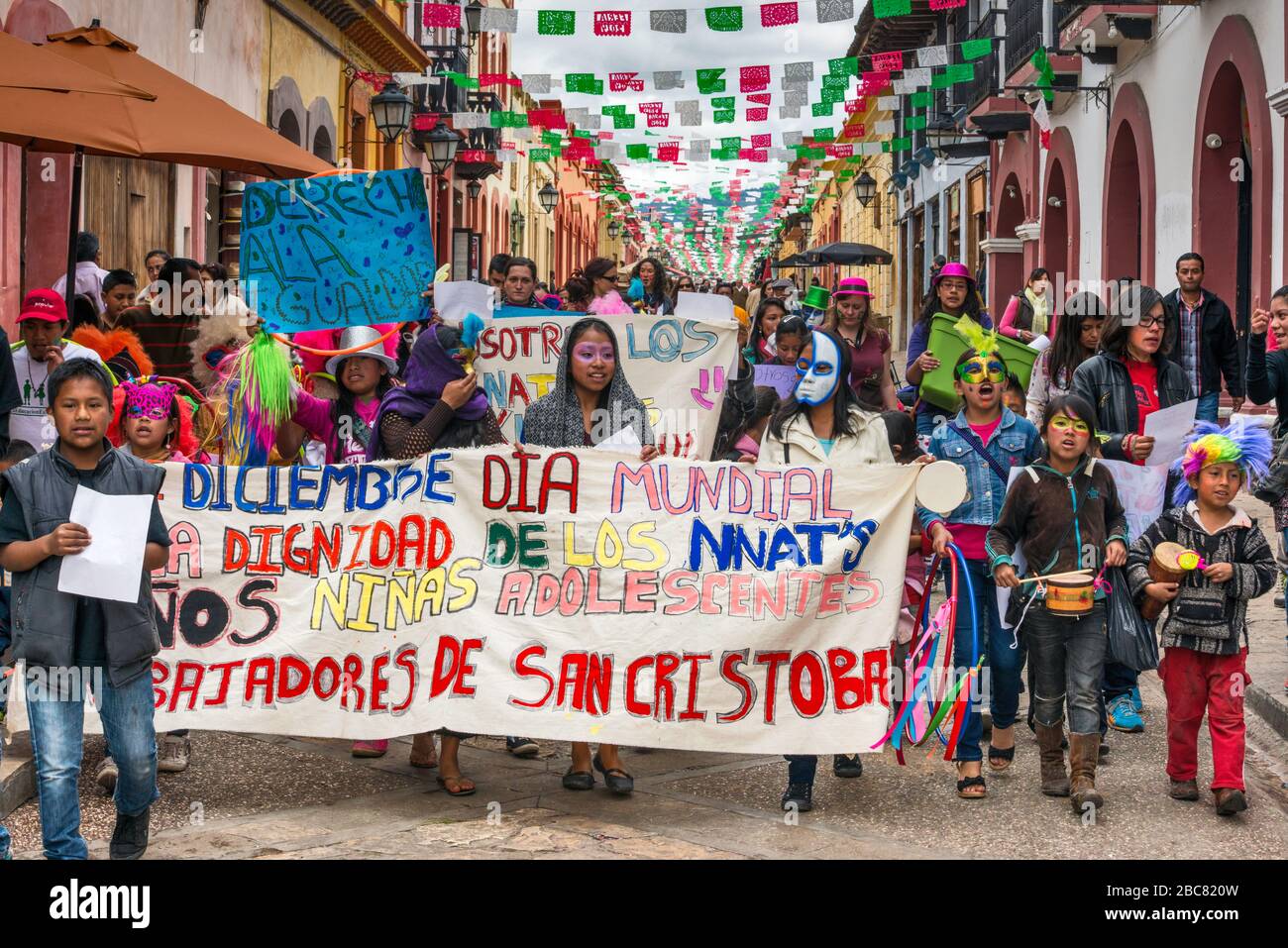 Menschenrechtsdemonstration in der Calle Real de Guadalupe, Fußgängerzone in San Cristobal de las Casas, Chiapas, Mexiko Stockfoto