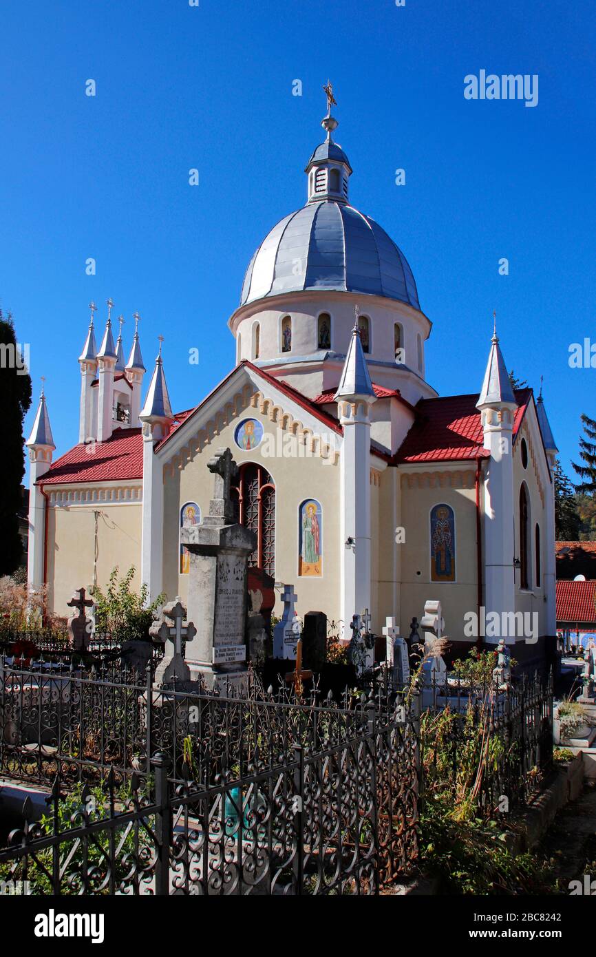Kirche St. Paraschewa und Friedhof in Brasov, Rumänien Stockfoto