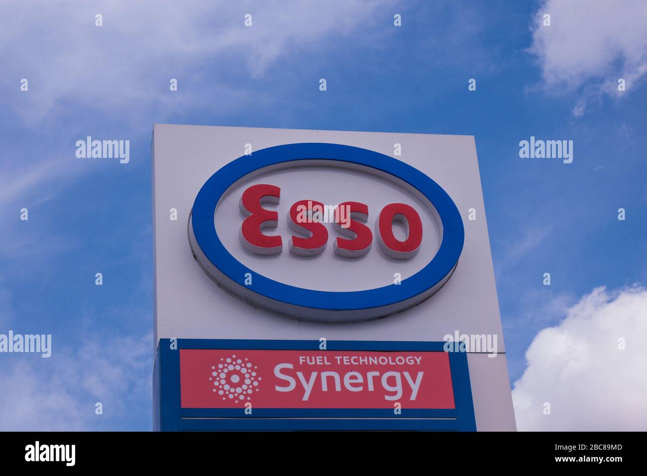 Esso Service/Tankstelle Logo- Handelsname für ExxonMobil - London Stockfoto