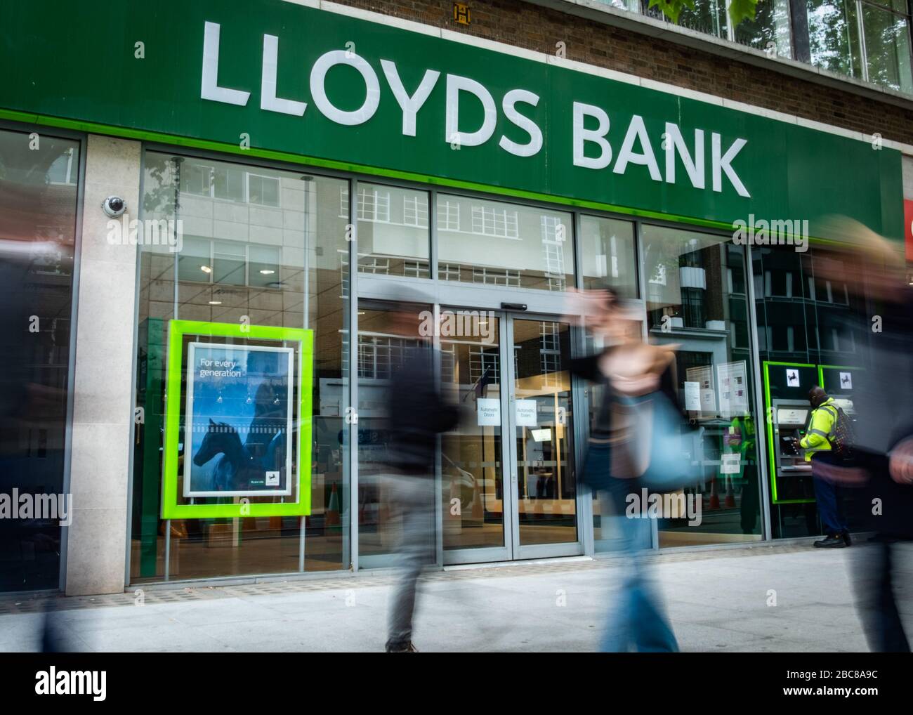 Lloyds - britische Zweigstelle für High Street Bank, Außenlogo/Beschilderung - London Stockfoto