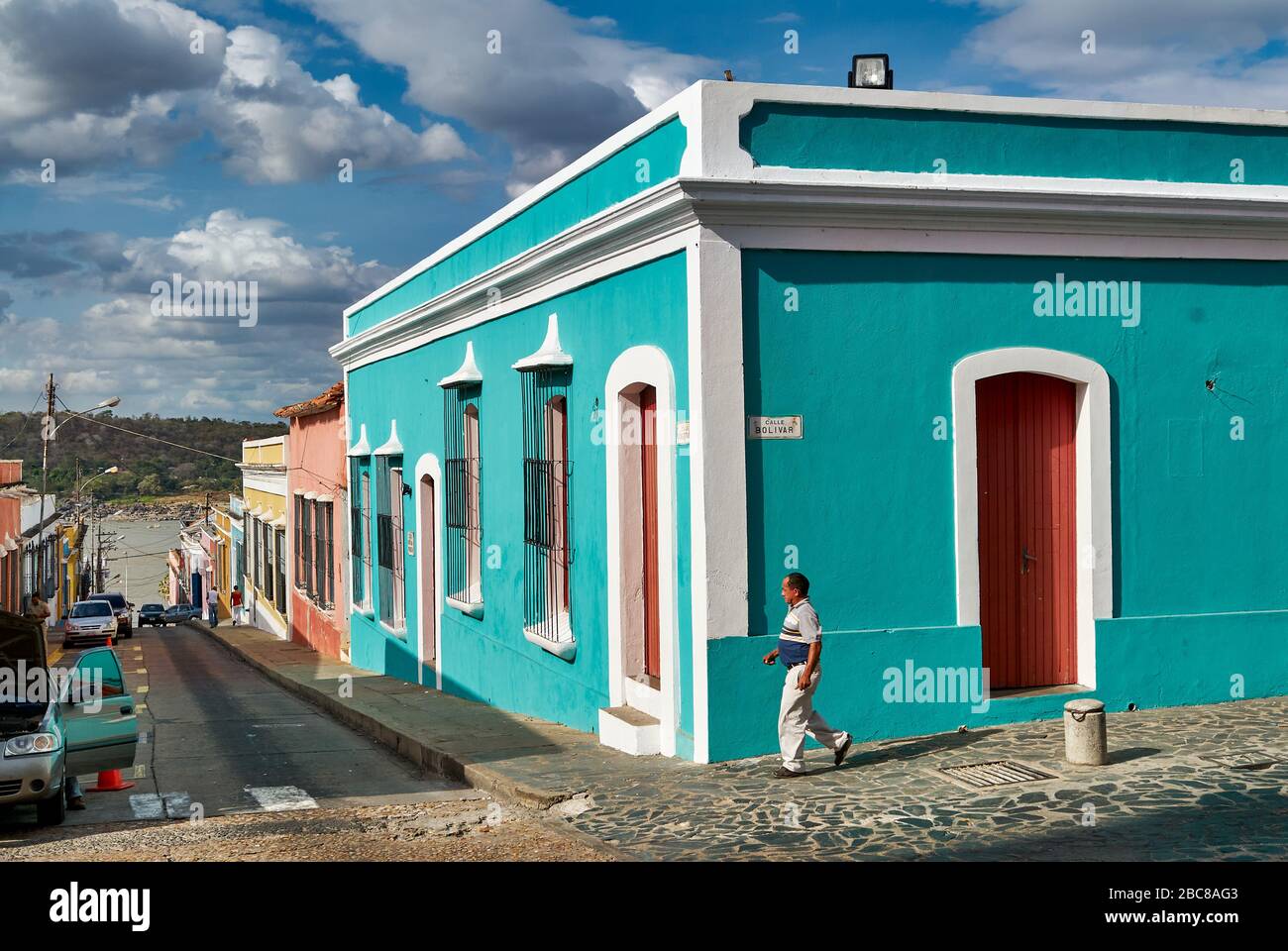 Straße im historischen spanischen Viertel Ciudad Bolivar, Kolonialarchitektur, Venezuela, Südamerika, Amerika Stockfoto