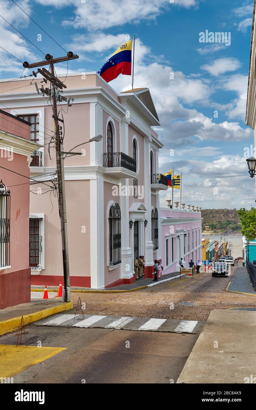 Straße im historischen spanischen Viertel Ciudad Bolivar, Kolonialarchitektur, Venezuela, Südamerika, Amerika Stockfoto