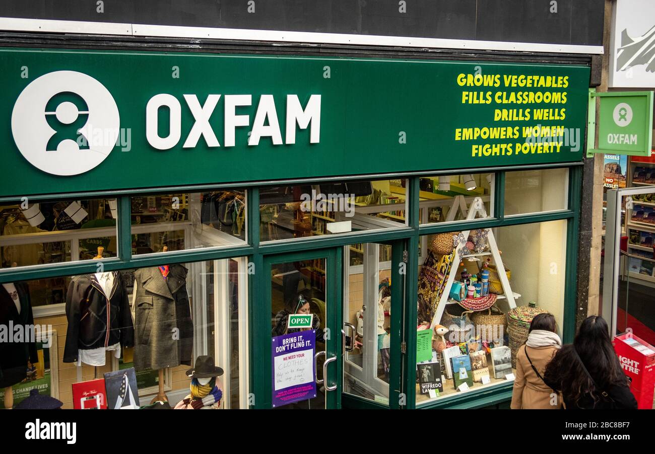 Oxfam Charity Shop Signage, London - 2019 Stockfoto