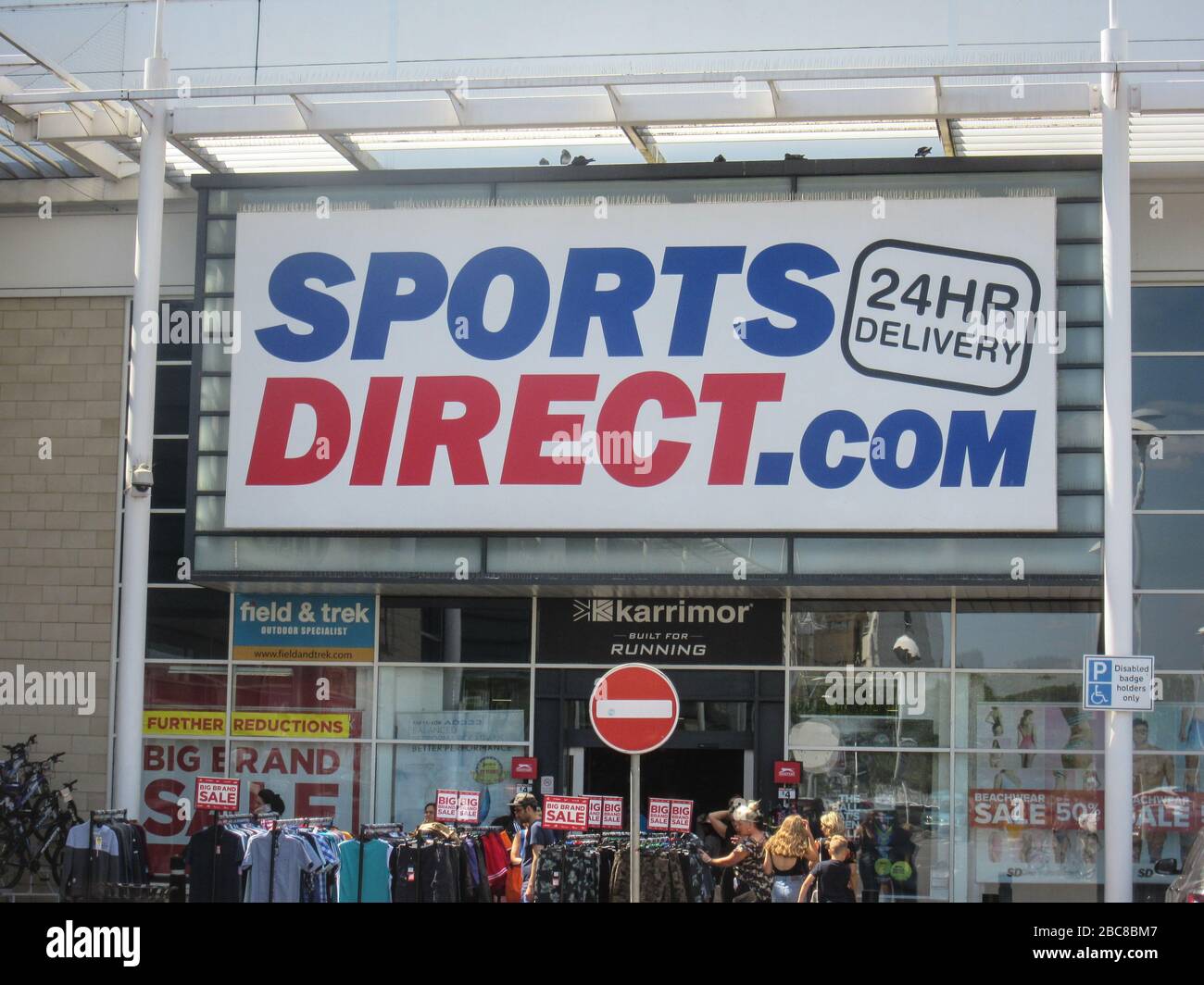 Sports Direct, britischer Sportartikelhändler für High Street - Außenlogo/Beschilderung - London Stockfoto