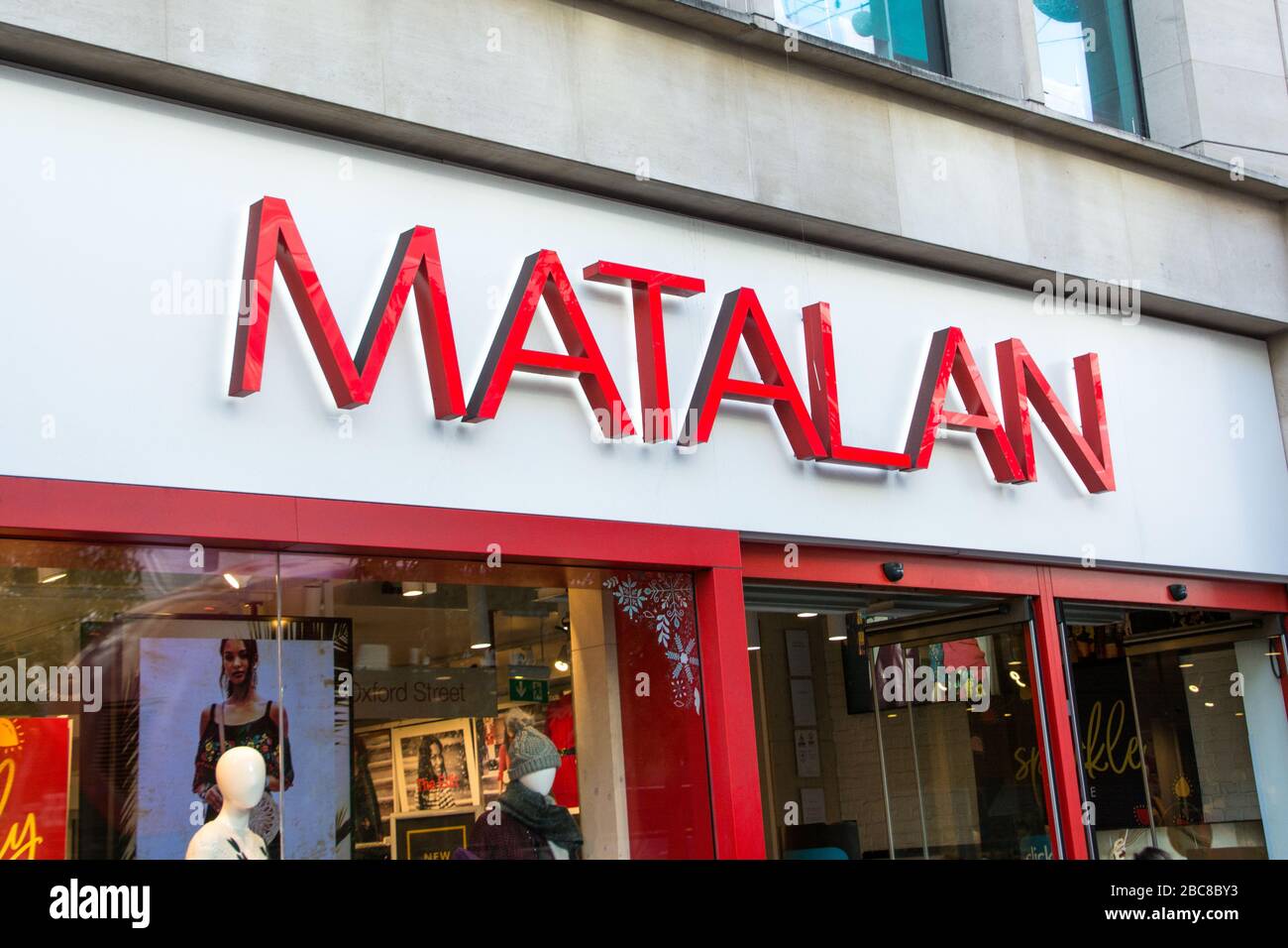 Matalan - britische Highstreet-Marke - Außenlogo / Beschilderung - London Stockfoto