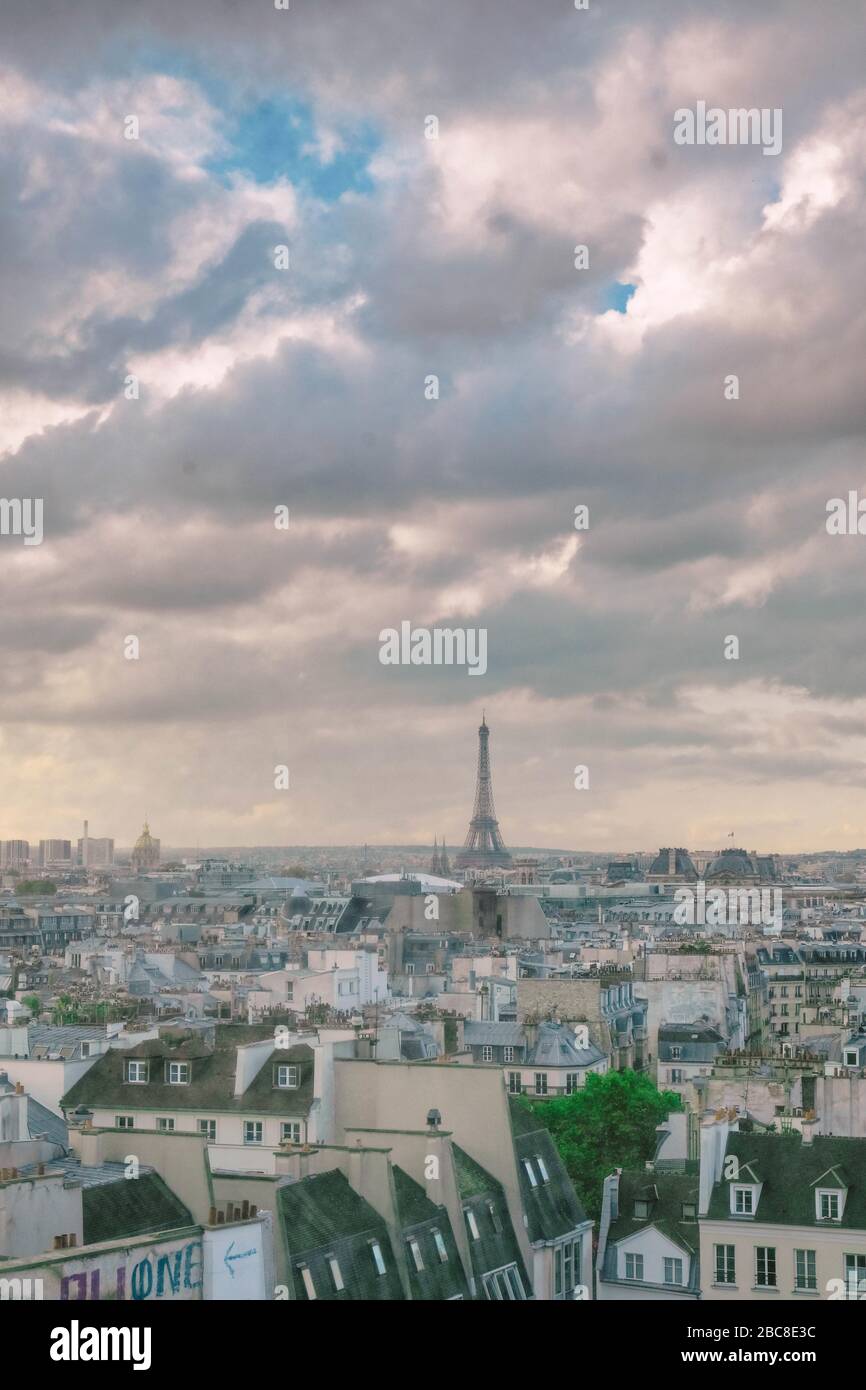 Stadtübersicht von Paris, Himmel, Wolken Stockfoto